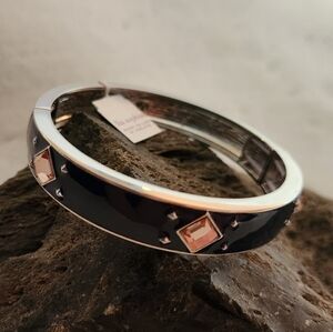 NWT Lia Sophia "Violeta" Cut Crystal Stretchy bracelet